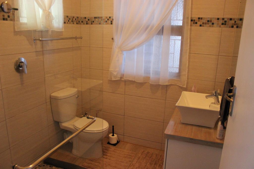 Smuts Ave. Guest Rooms Hermanus Eksteriør bilde